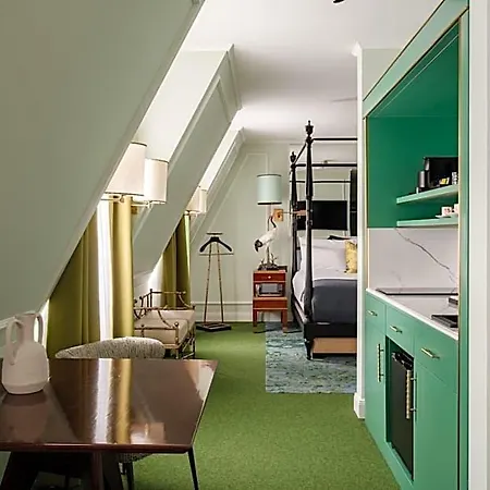 Boutique Muenchner Kindl- House Of Huetter, Small Luxury Of The World מלון